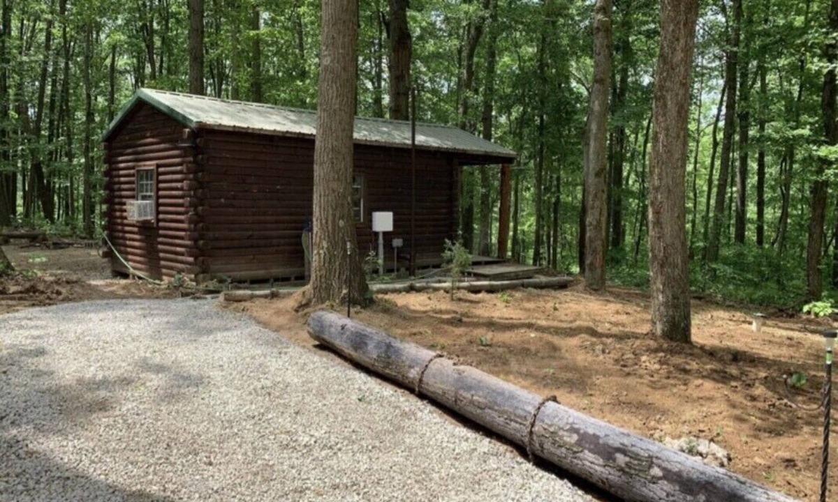 McArthur Cabin | 1 Bedroom,1 Bath, Porch, Fire Pit, Grill, Beautiful Wooded Location, Wi-Fi also!