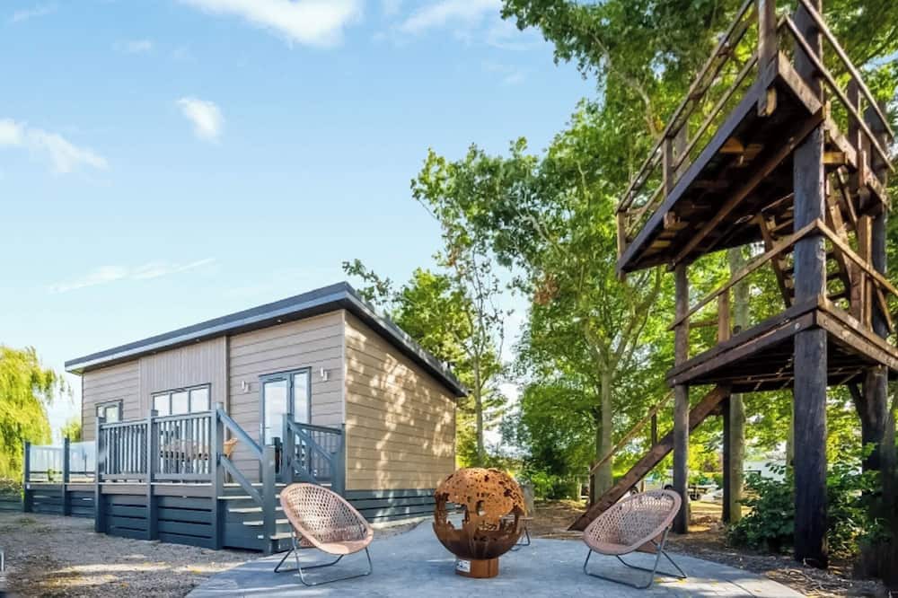 Richmond Ski Chalet | 1 bedroom accommodation in Caldwell