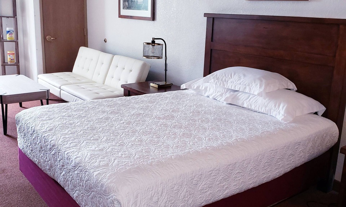 Wisconsin Dells Resort | 1-bedroom guestroom in a resort - short walk to Chula Vista Waterparks