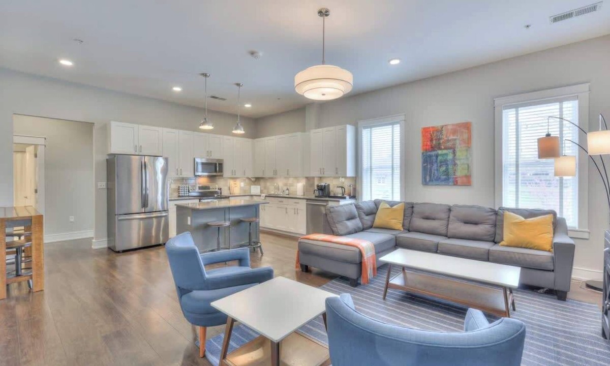 12 South Condo | 1-BR Condo in 12 South I Unit 204