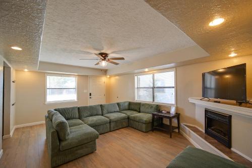 Portales House | 1 Mi to ENMU: Portales Family Home w/Yard!