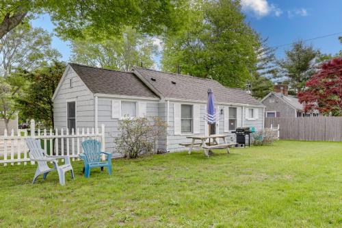 Hyannis House | 1 Mi to Ferry: 'Sea Street Cottage' in Hyannis