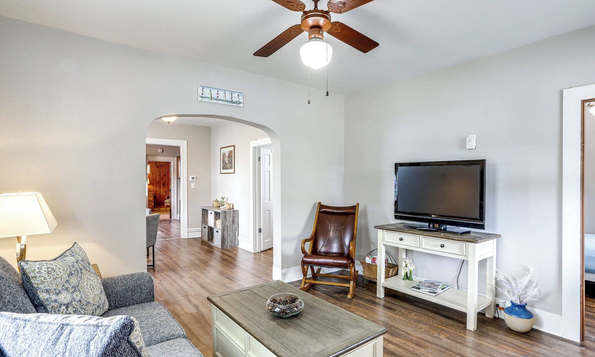 Sandusky House | 1 Mi to Water & Dtwn: Lake Erie Family Getaway