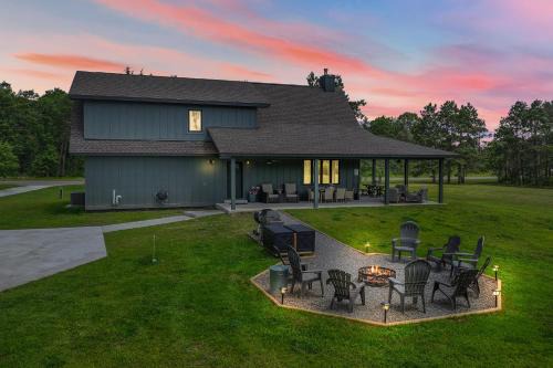 Friendship House | 10-Acre Property w/Fire Pit & Grill in Arkdale!