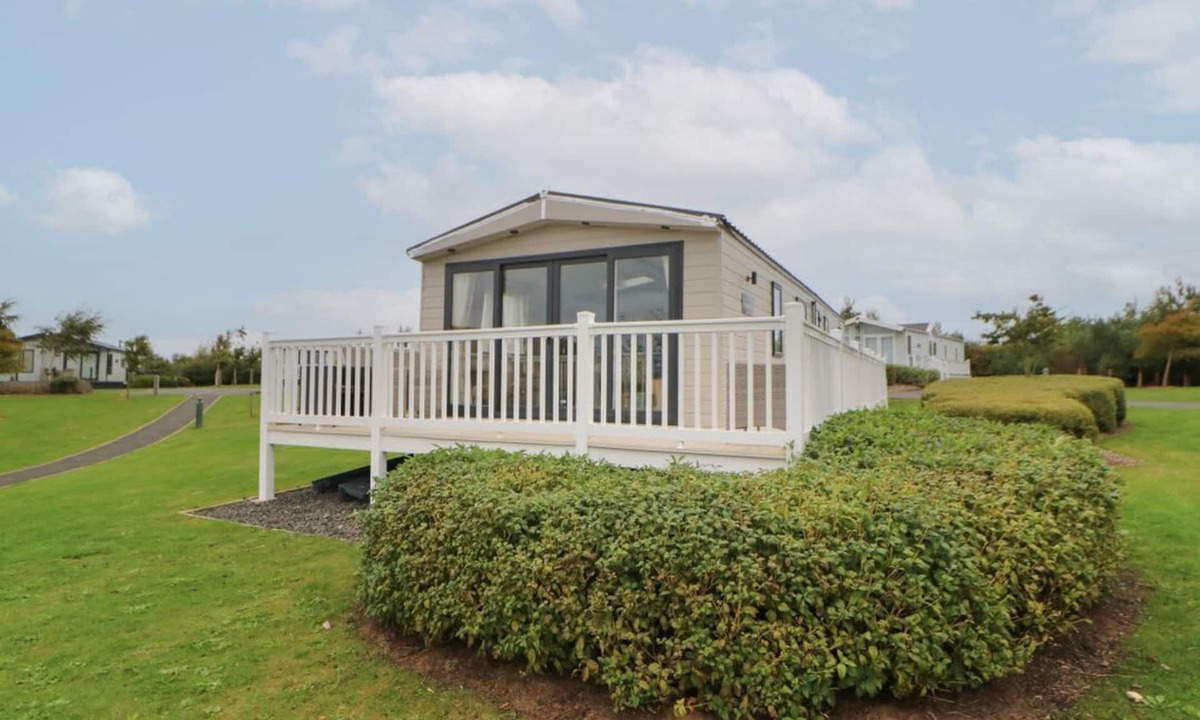 Berwick-upon-Tweed Cabin | 10 Cheviot View, Lowick