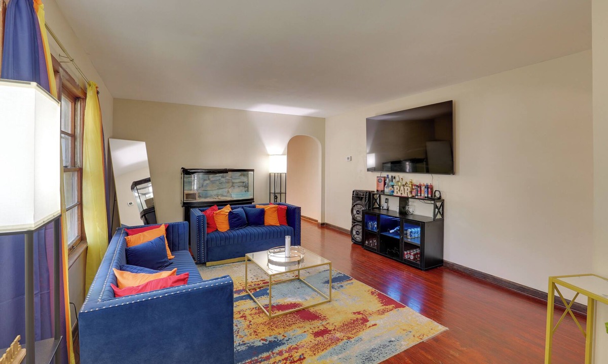 Kansas City House | 13 Miles to Arrowhead Stadium! BBQ-Ready Home Base