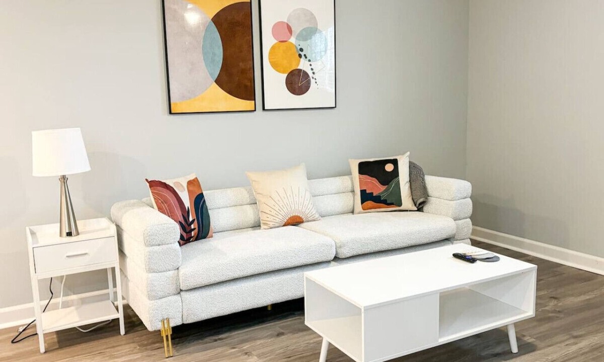 Franklin Apartment | #13 Modern 2 BR WD in Apt Unit