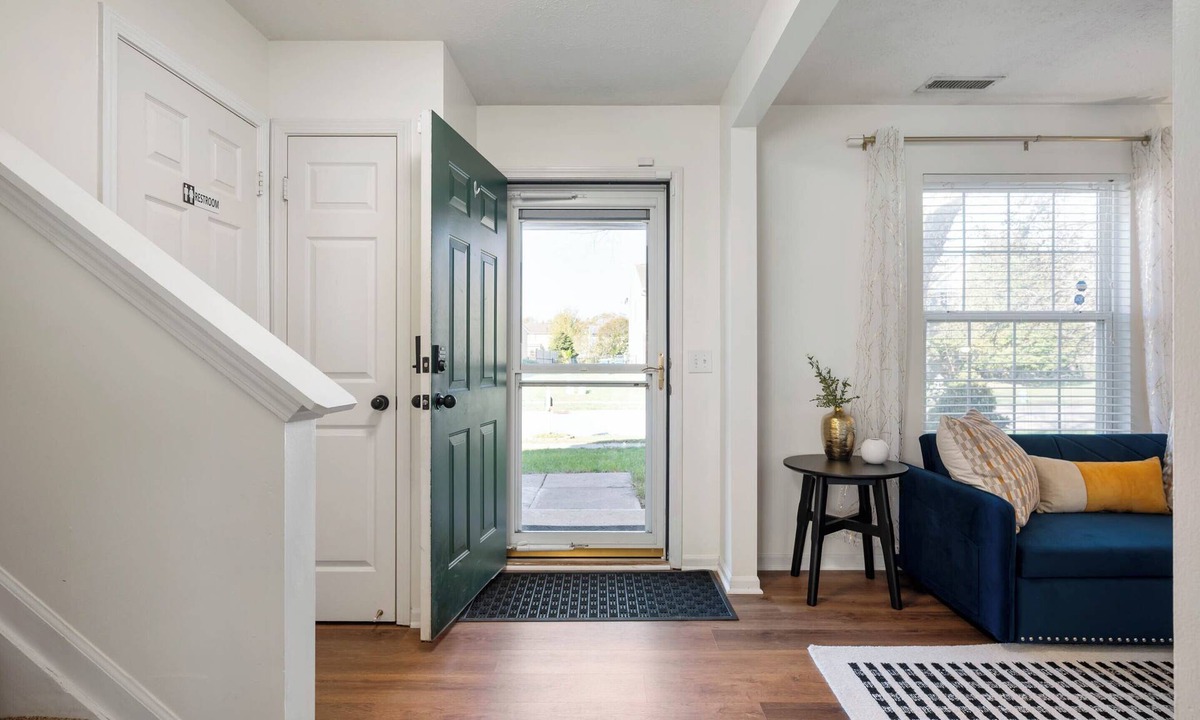 West Newton House | 15 min to stadium, Downtown, and more! Indy MTR!