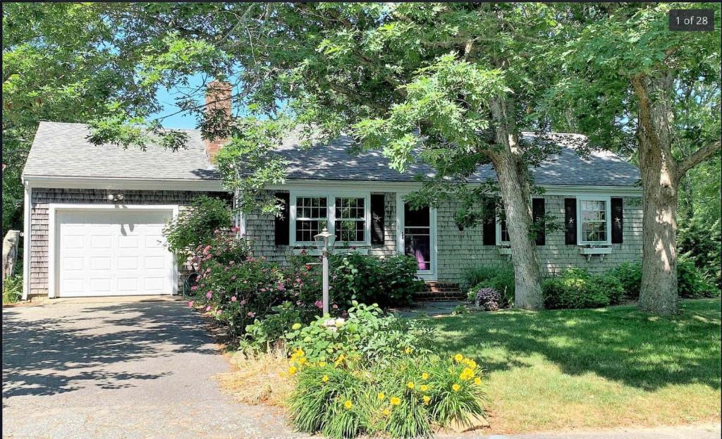 East Orleans House | 15 min Walk to Nauset Beach