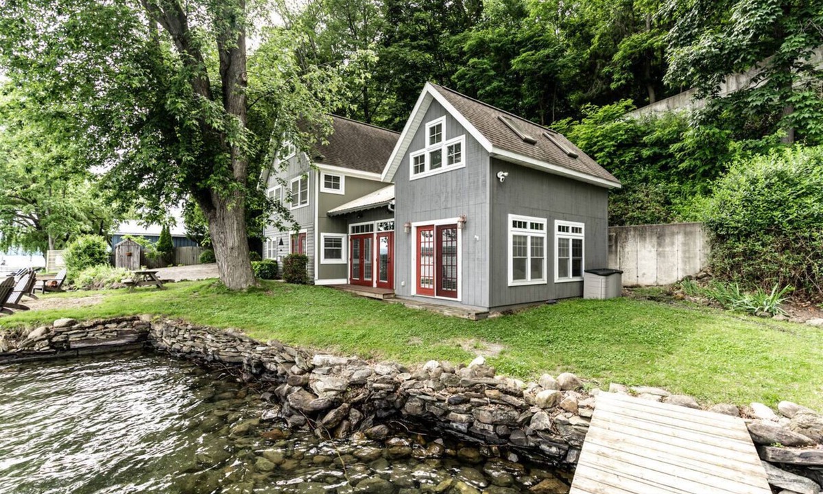 Town of Jerusalem House | 165+ private feet of direct lake frontage, with dock, grill, kayak