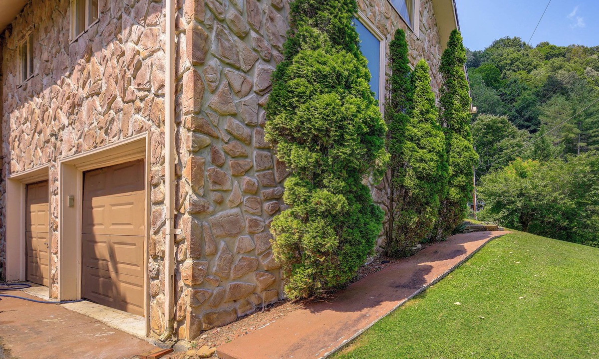 Wolford Apartment | 17 Mi to Coal Canyon Trail: Scenic Mtn-view Apt!