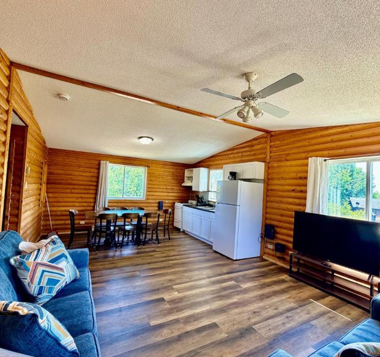 Grand Marais Villa | 1818 Trailside Birch - Cabin 1