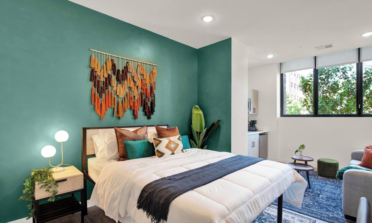 Pendleton Apartment | 1BR Downtown Suite | Pool, Gym & Workspace