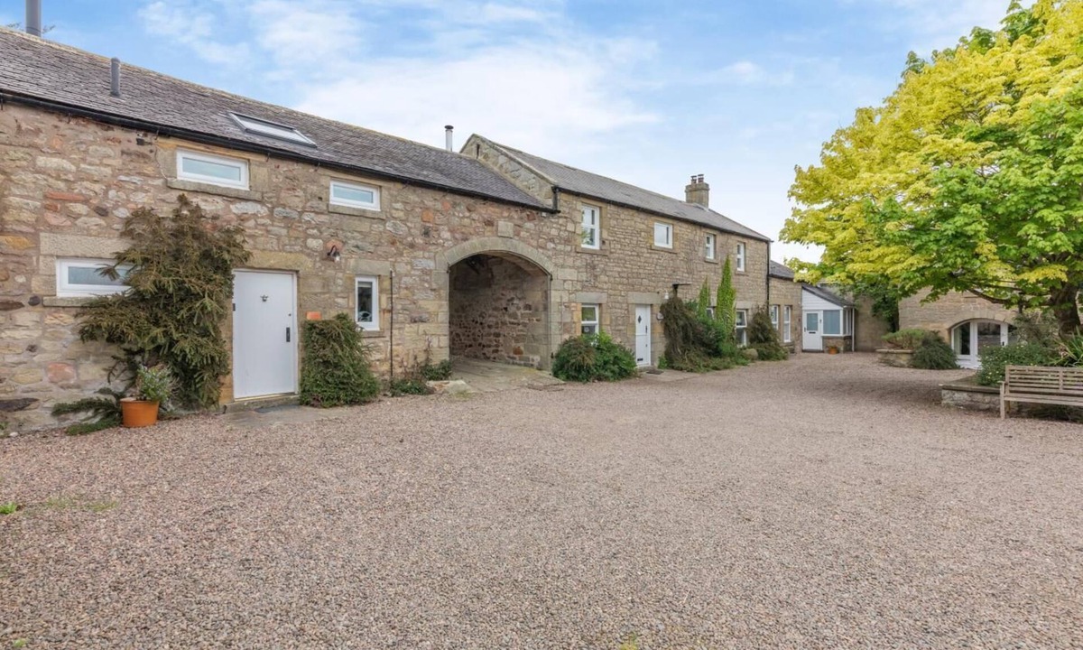 Old Bewick Cottage | 2 Bed in Branton (oc-p32067)