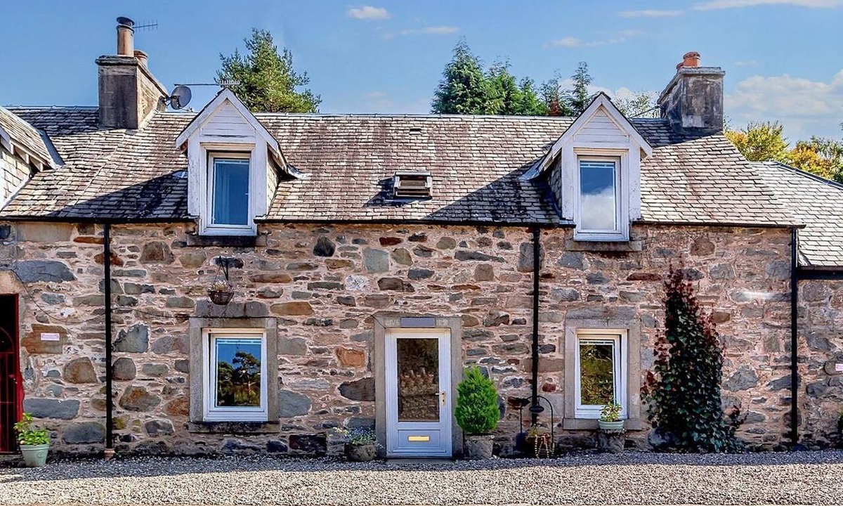 Strathyre Cottage | 2 Bed in Callander (oc-79334)
