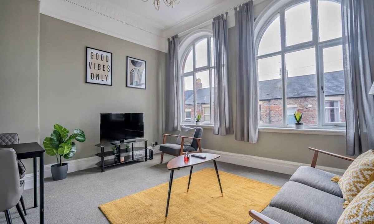 Wallsend Apartment | 2 Bed-Town Centre-Free Parking - by Holiday Homes