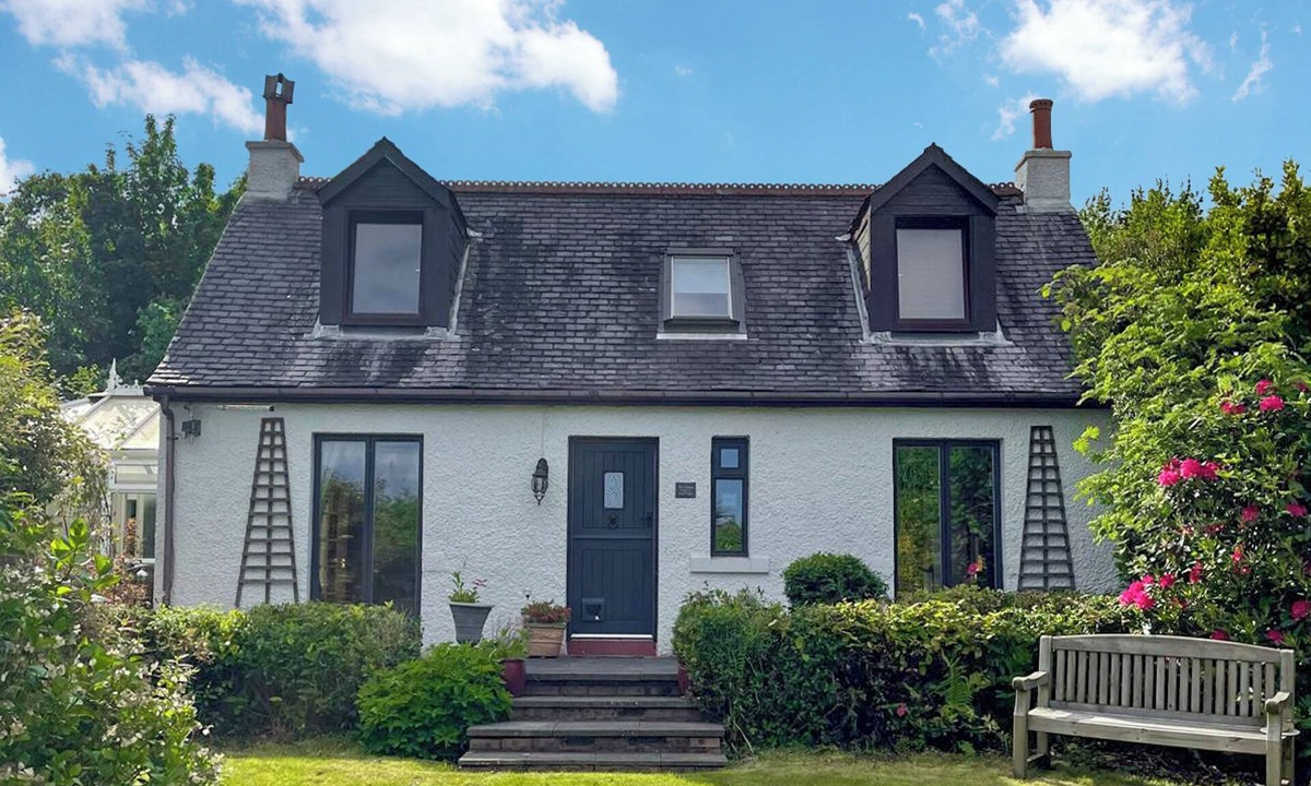 Whiting Bay Cottage | 2 bedroom accommodation in Whiting Bay