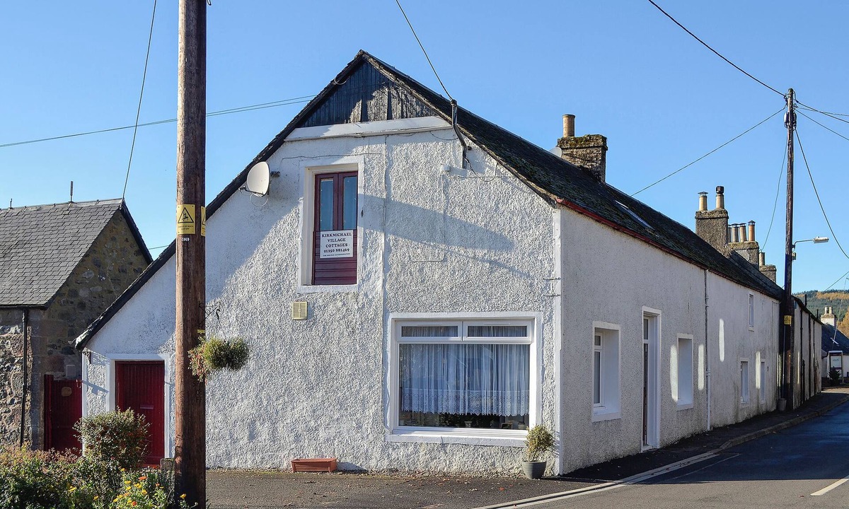 Blairgowrie Cottage | 2 bedroom accommodation in Kirkmichael, near Pitlochry