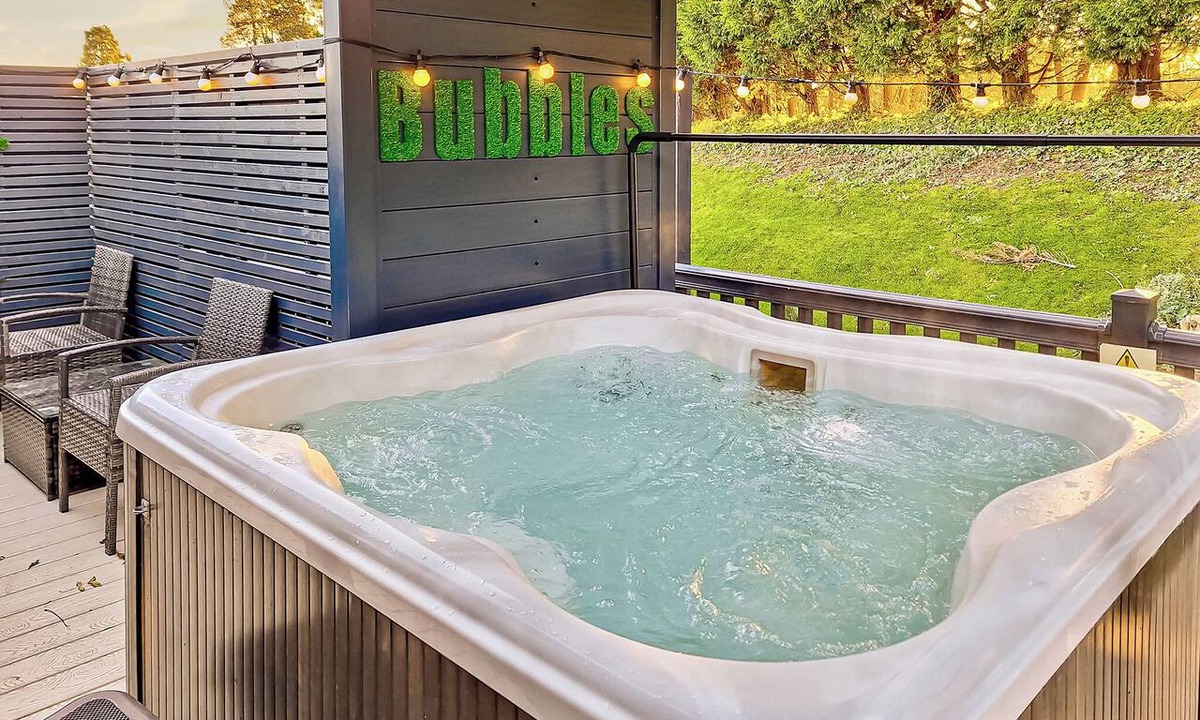 Raywell Ski Chalet | 2 bedroom accommodation in Raywell, Beverley