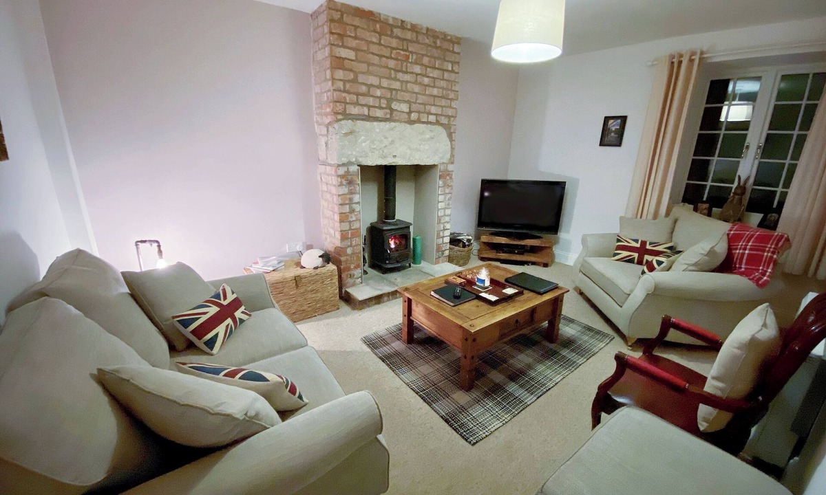 Bamburgh Cottage | 2 bedroom accommodation in East Burton, near Bamburgh