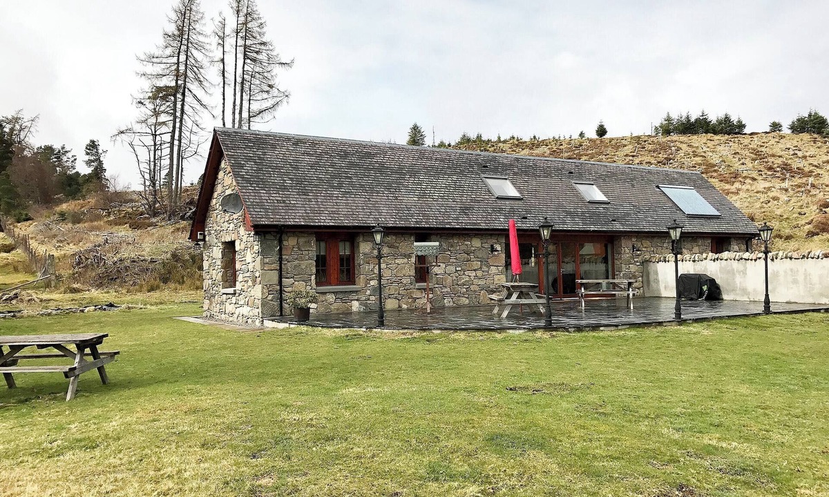 Tomatin Cottage | 2 bedroom accommodation in Tomatin, near Inverness