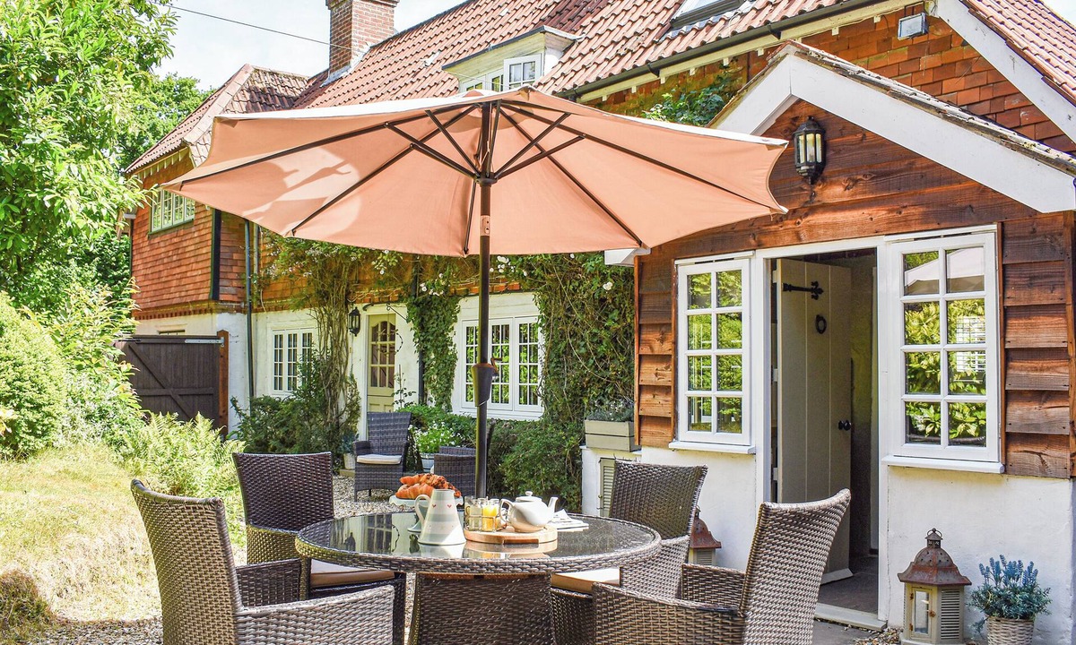 Burley Cottage | 2 bedroom accommodation in Burley
