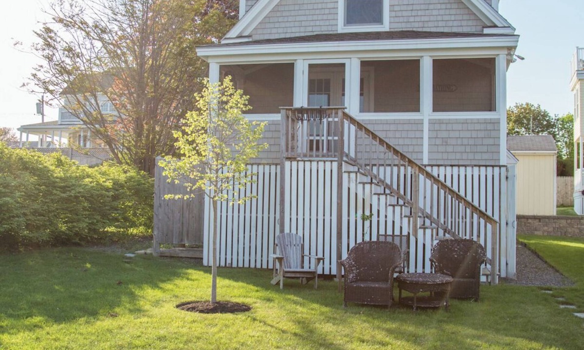 Higgins Beach Cottage | 2 Bedroom Cottage - Walk to the beach in 2 minutes