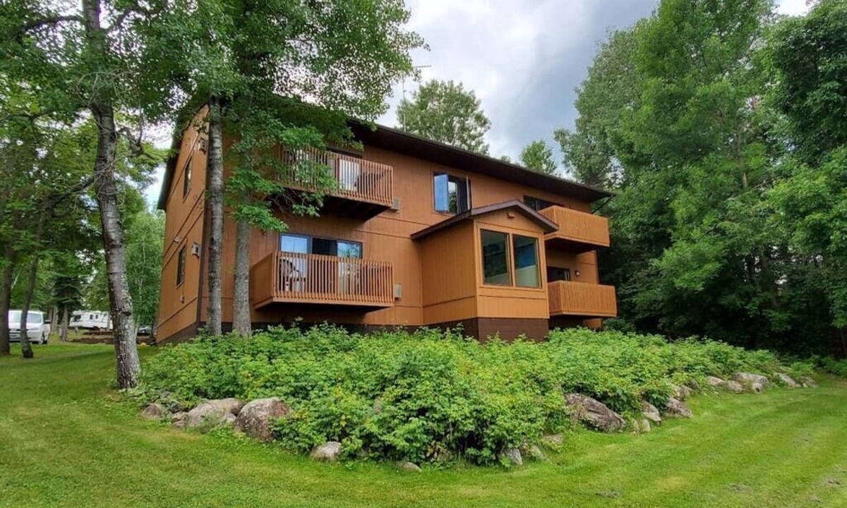 Ray Villa | 2 Bedroom Eagle Villa in Voyageurs National Park