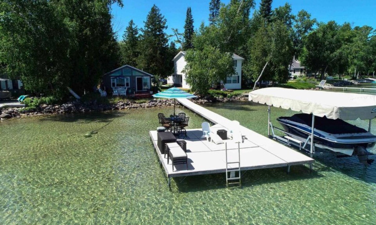Kewadin House | 2 bedroom w/loft Torch Lake lakefront!