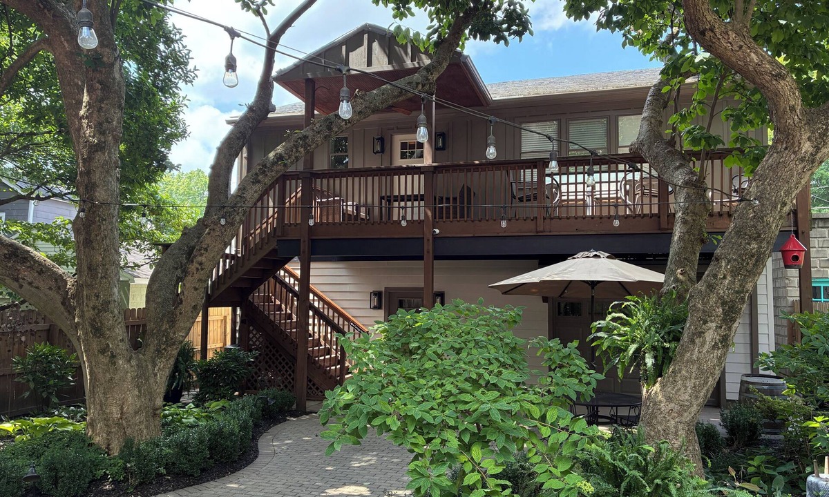 Cherokee Triangle House | ☼ 2 Bedrooms New/Elegant/Calm in HIP Highlands ► Walkable