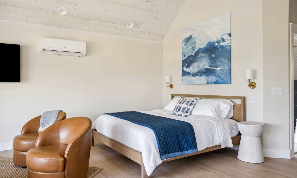 Garrison House | #2 Blue Lakeview Suite B