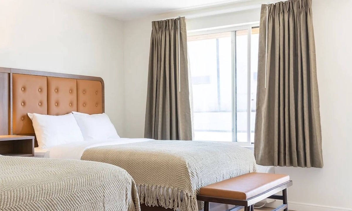 Talbot's Corner Hotel | 2 Deluxe Rooms in East Nashville near Ryman Auditorium | Pool Access