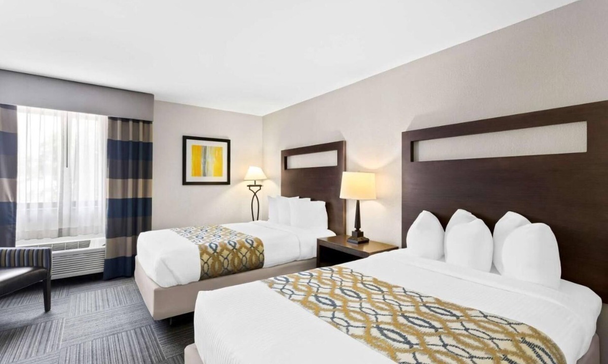 Naperville Hotel | 2 Family-Friendly Units Near Naperville Riverwalk- Free Parking and Breakfast!