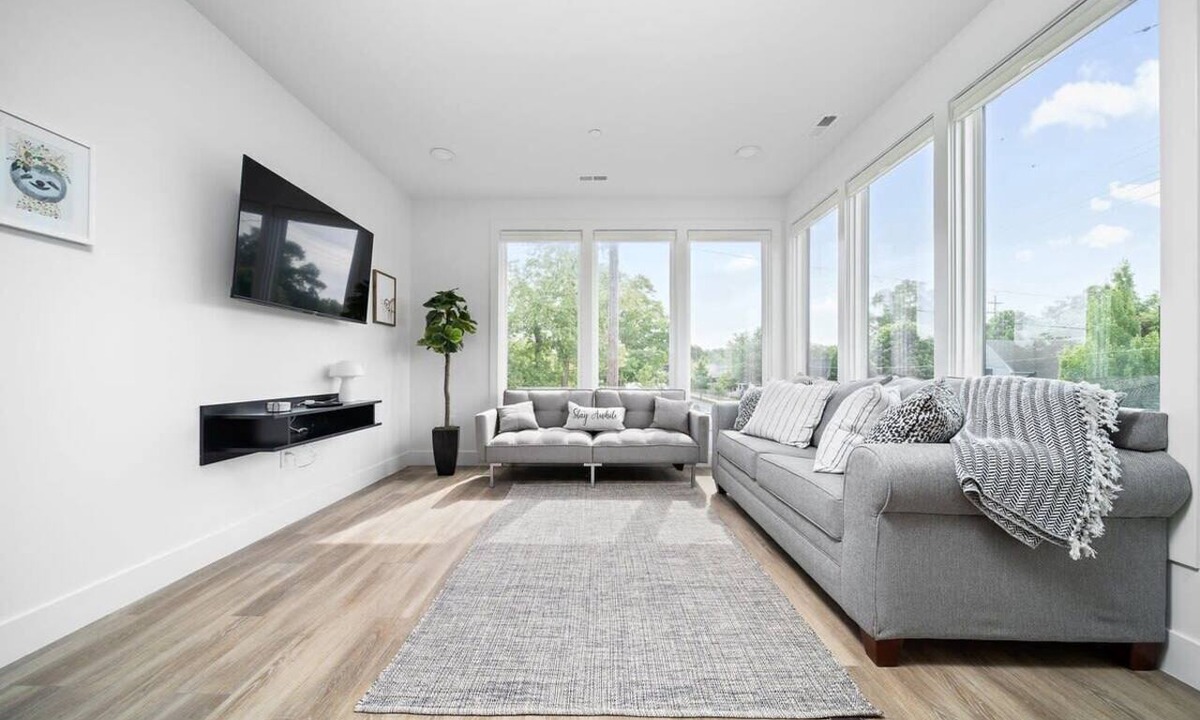 Traverse City Condo | 2 King BR I Front Street + Walk DT