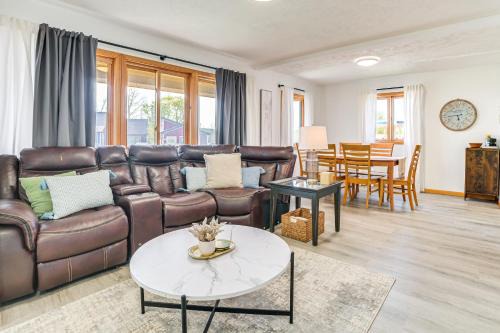 Cedar House | 2 Living Areas! Cedar Home 11 Mi to Mt Holiday Ski