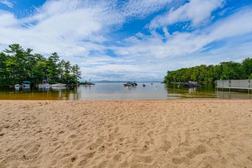 Standish House | 2 Mi to Marina & Beach: Frye Island Retreat!