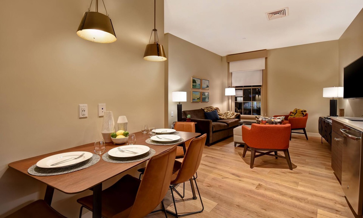 Old Port Apartment | 2-room downtown home