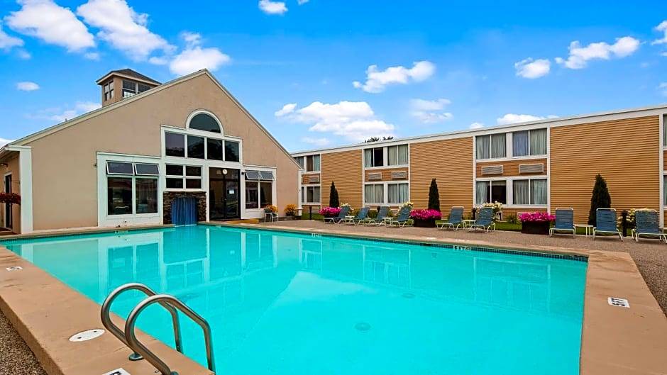 South Portland Hotel | 2-Star Hotel ∙ Best Western Merry Manor Inn