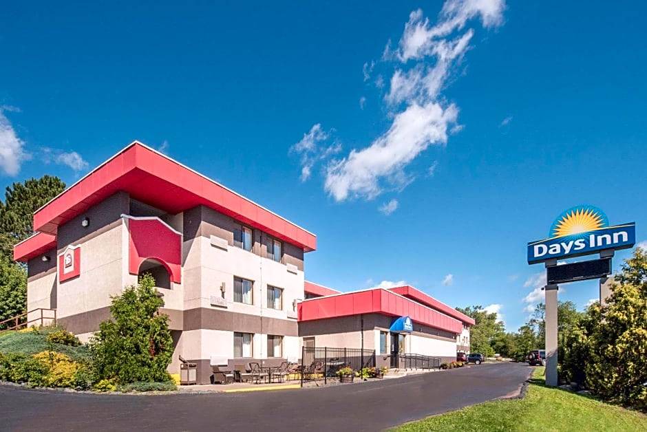 Endion Hotel | 2-Star Hotel ∙ Days Inn by Wyndham Duluth Lakewalk