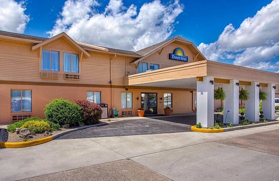 Jasper Hotel | 2-Star Hotel ∙ Days Inn by Wyndham Jasper