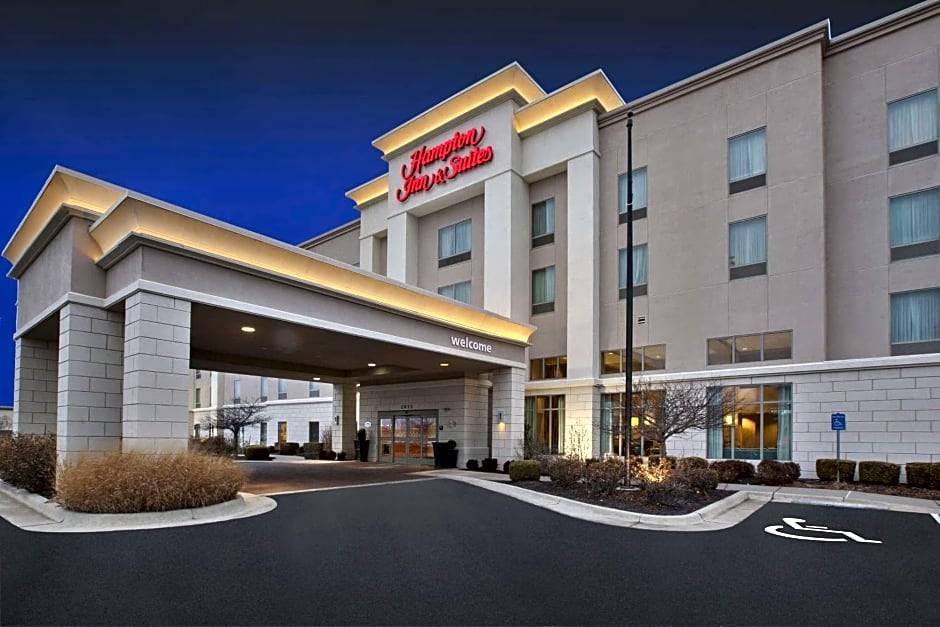 Greenwich Hotel | 2-Star Hotel ∙ Hampton Inn & Suites Wichita-Northeast