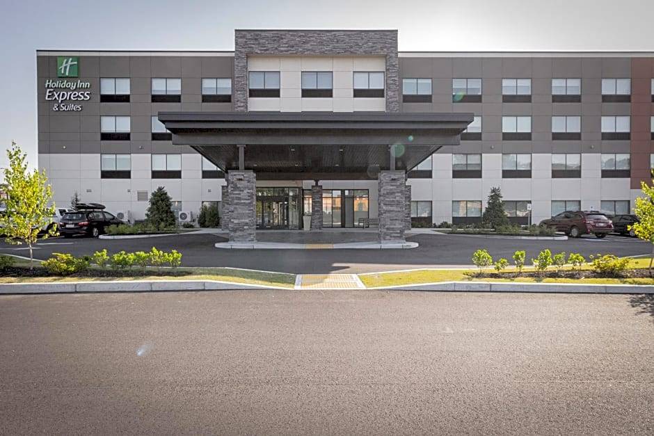 Randolph Hotel | 2-Star Hotel ∙ Holiday Inn Express & Suites - Boston South - Randolph, an IHG Hotel
