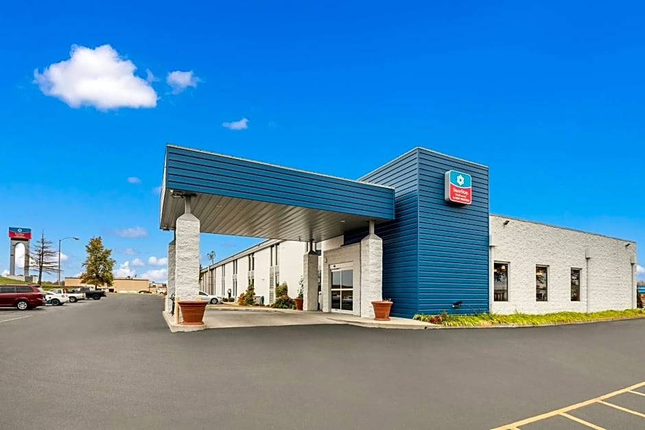 Jasper Hotel | 2-Star Hotel ∙ SureStay Plus Hotel by Best Western Jasper