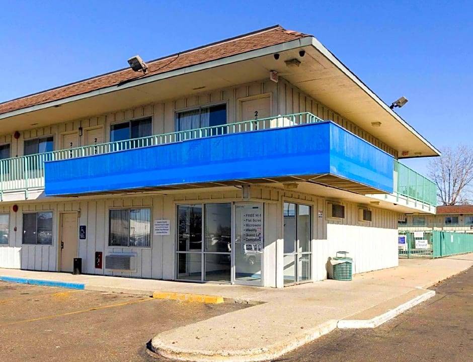 Summit Station Hotel | 2-Star Hotel ∙ Rodeway Inn Columbus