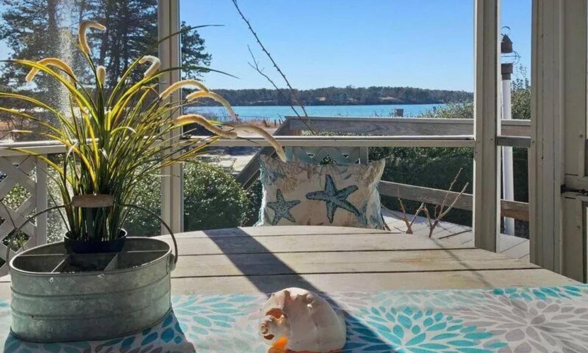 South Dennis Cottage | 2 Waterfront Cottages - 3 & 2 BR - on Follins Pond