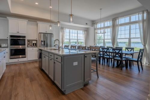 Delavan House | 2708 Harbor Court
