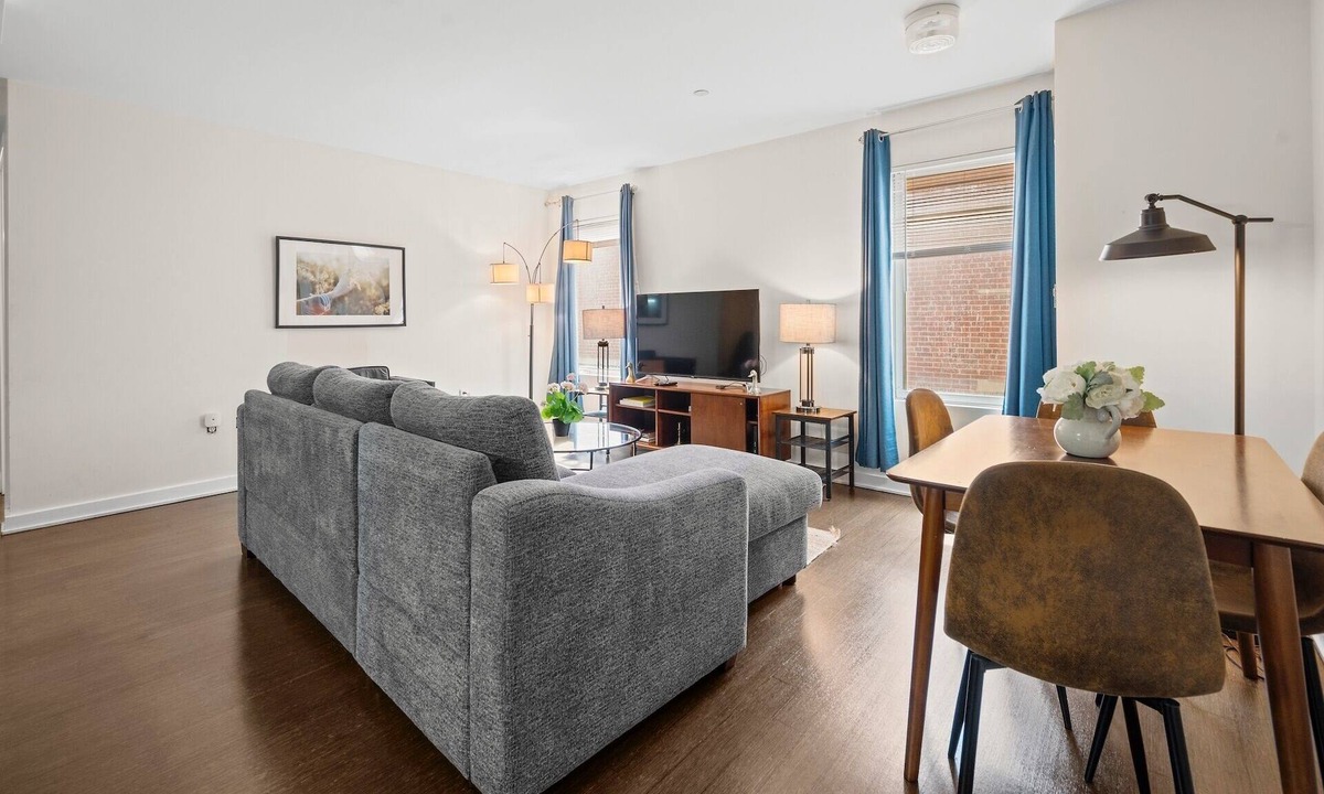 Theatre District Apartment | 2BR in Downtown Boston alw1