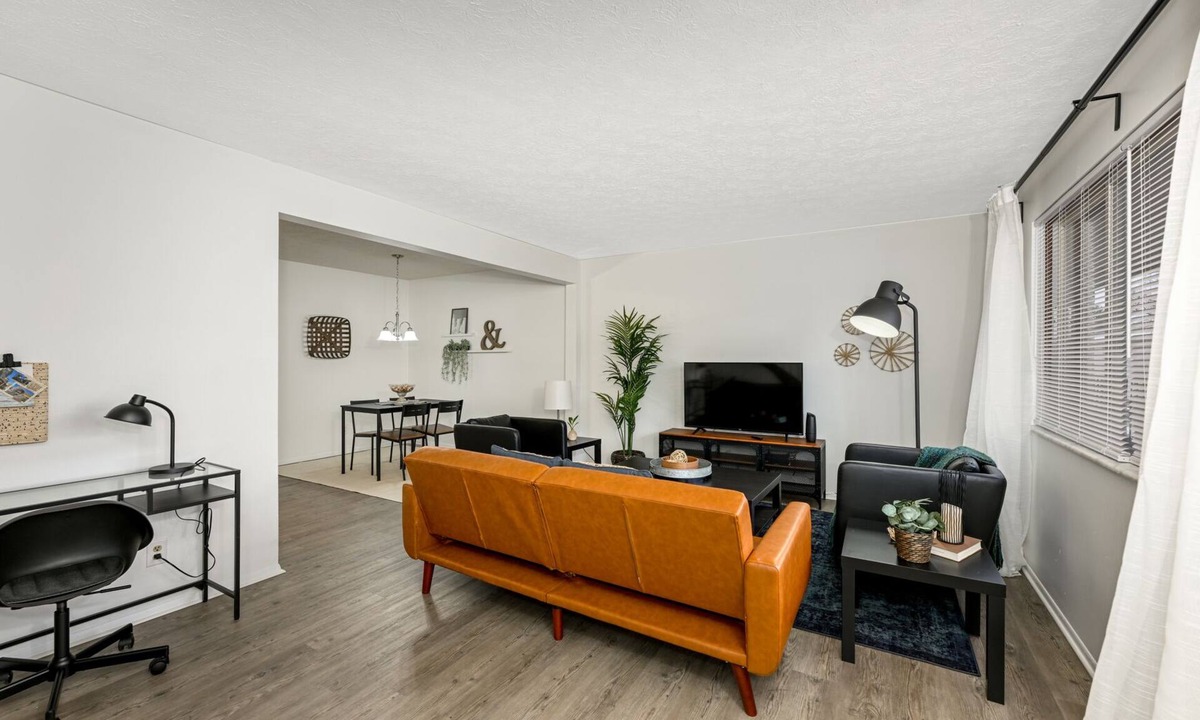 Northwest Akron Apartment | 2BR Walk to Univ. Hospital/Garage/Long Stays