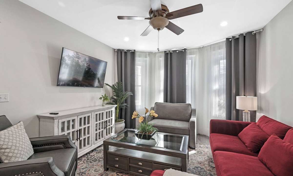 Roslindale House | 3 bed 2 bath Boston Condo