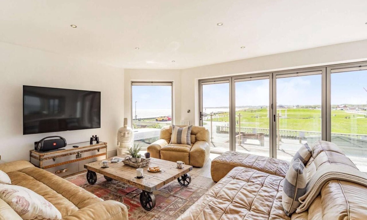 Blyth Cottage | 3 Bed in Blyth (oc-87734)